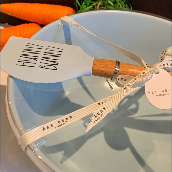 Rae Dunn Bunny Treats ceramic bowl and hunny bunny spatula - Picture 5 of 6